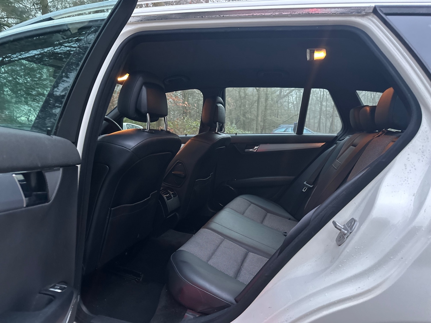 Used Mercedes-Benz C Class 2010 for sale - 77080935: Photo 24