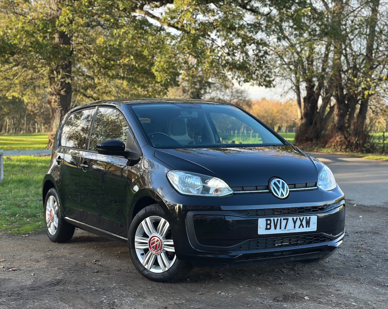 Used Volkswagen up! 2017 for sale - 76699630: Photo 1