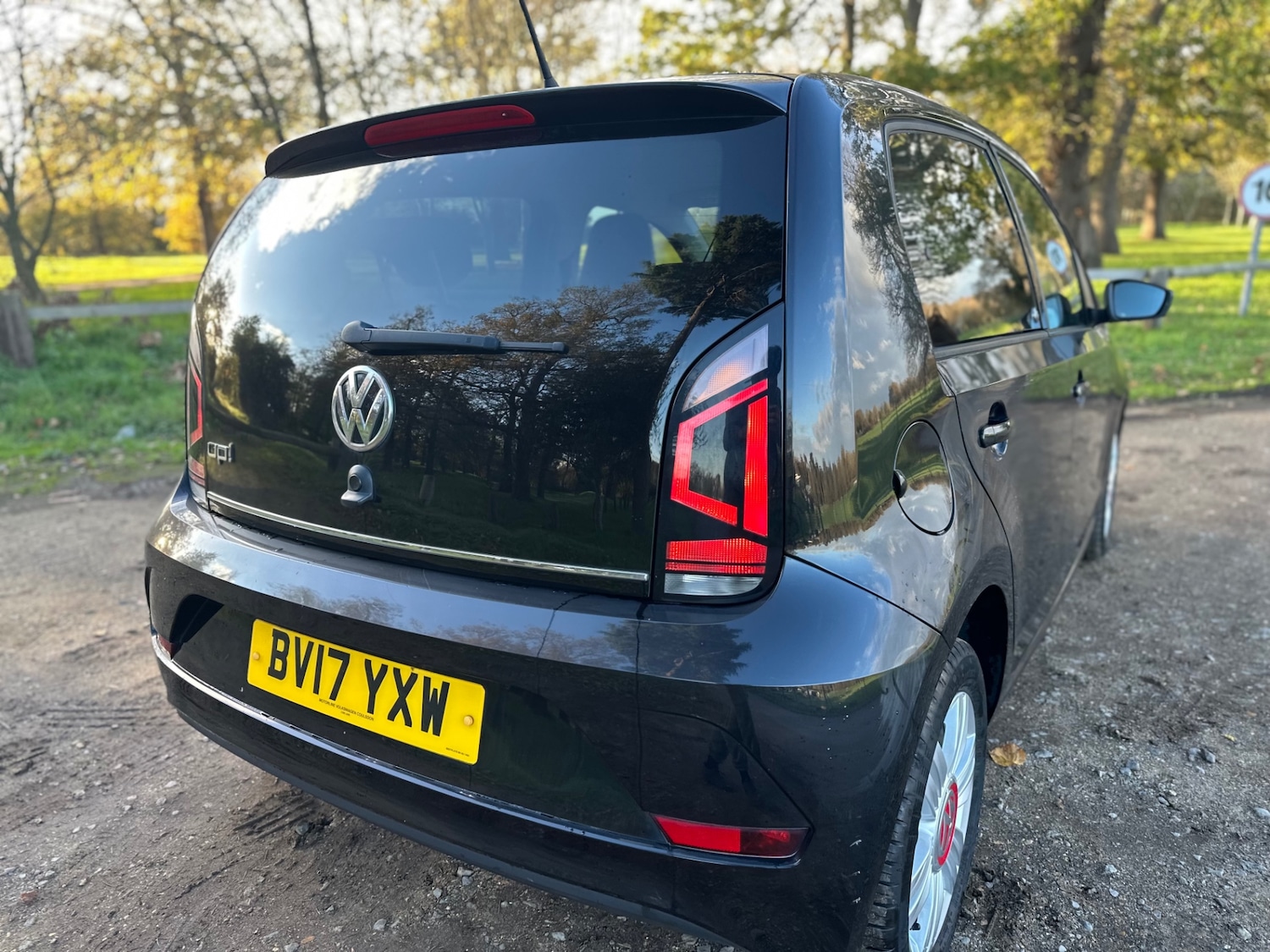 Used Volkswagen up! 2017 for sale - 76699630: Photo 11