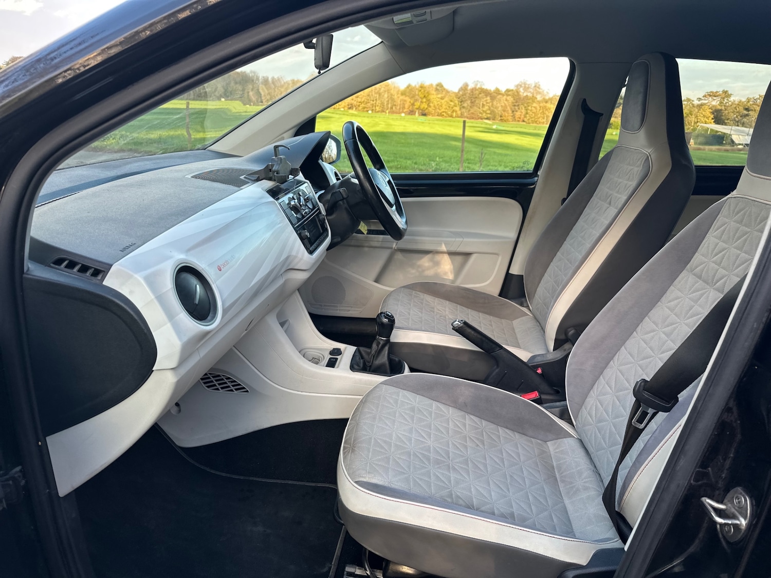 Used Volkswagen up! 2017 for sale - 76699630: Photo 19