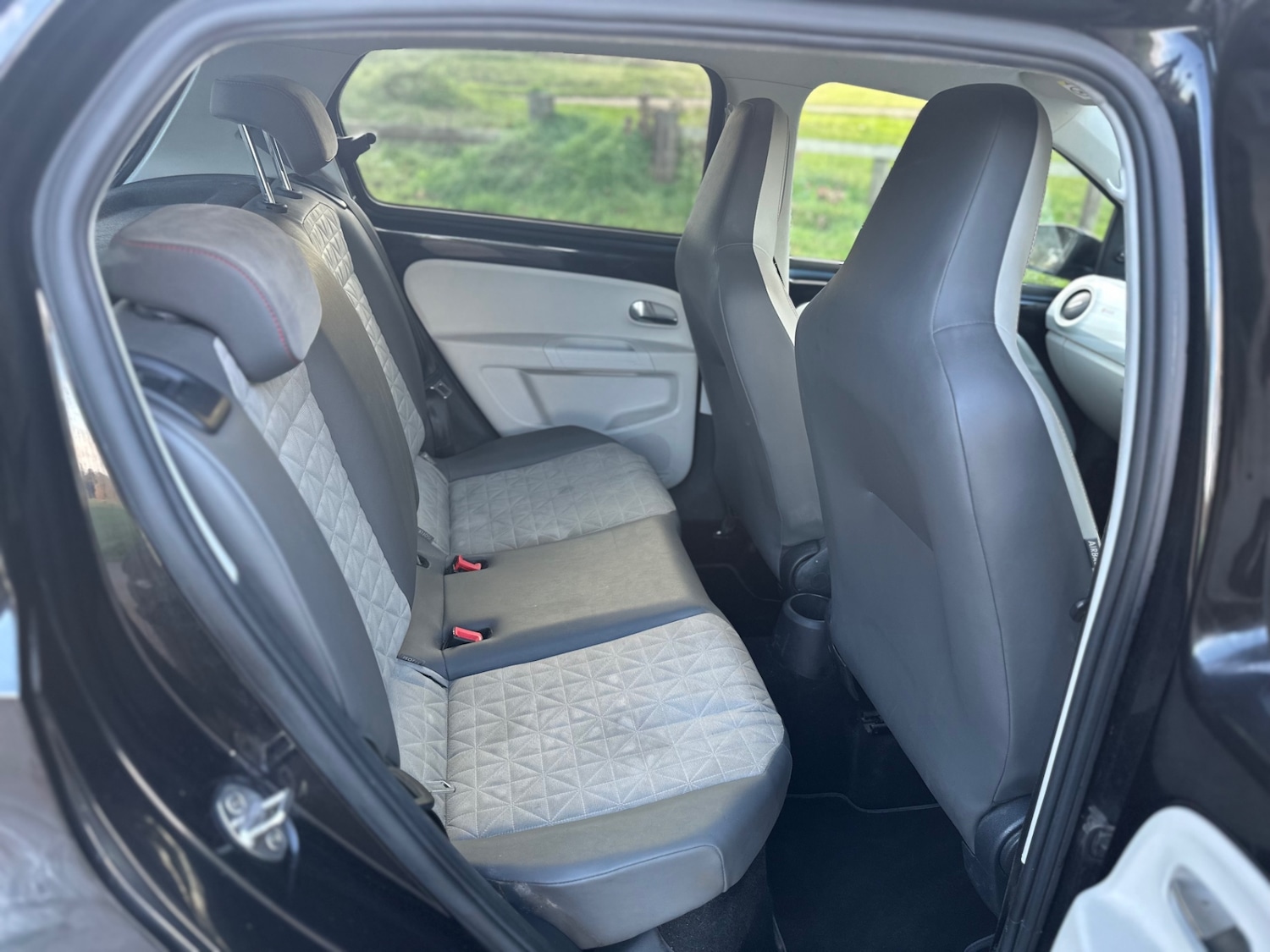 Used Volkswagen up! 2017 for sale - 76699630: Photo 23