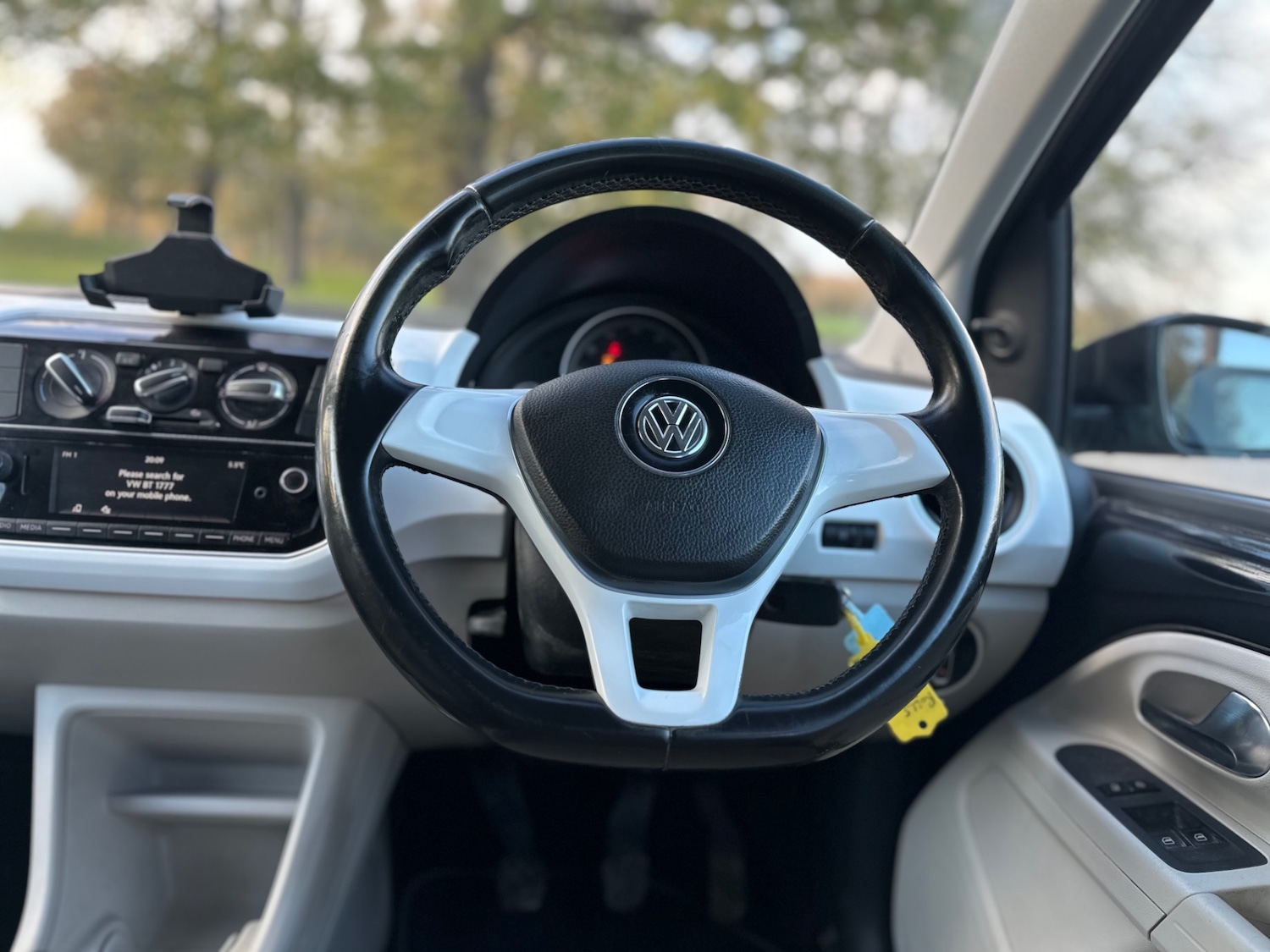 Used Volkswagen up! 2017 for sale - 76699630: Photo 24