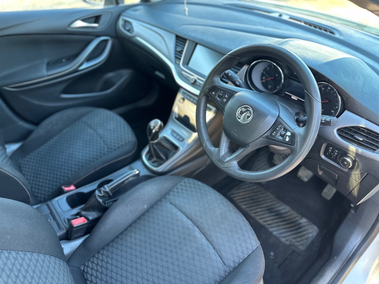 Used Vauxhall Astra 2017 for sale - 77721791: Photo 2