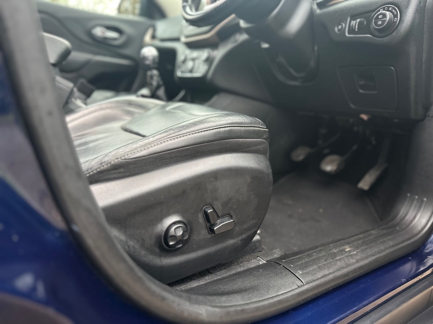 Used Jeep Cherokee 2015 for sale - 76589072: Photo 18