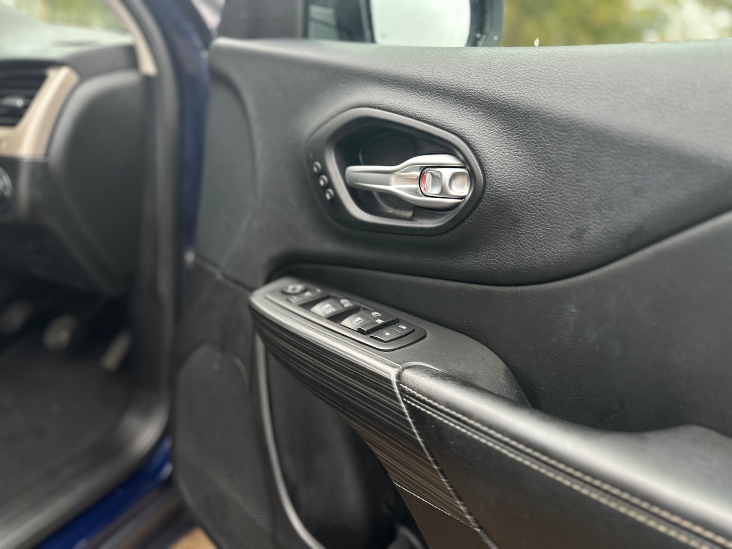 Used Jeep Cherokee 2015 for sale - 76589072: Photo 19