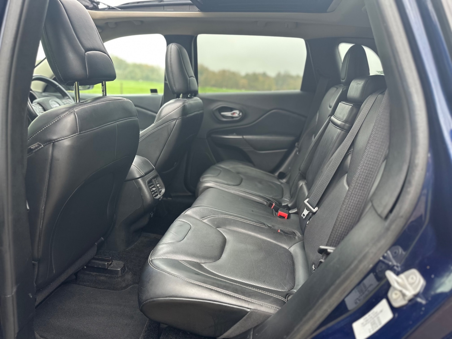 Used Jeep Cherokee 2015 for sale - 76589072: Photo 25