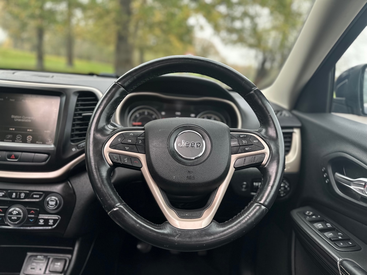 Used Jeep Cherokee 2015 for sale - 76589072: Photo 29