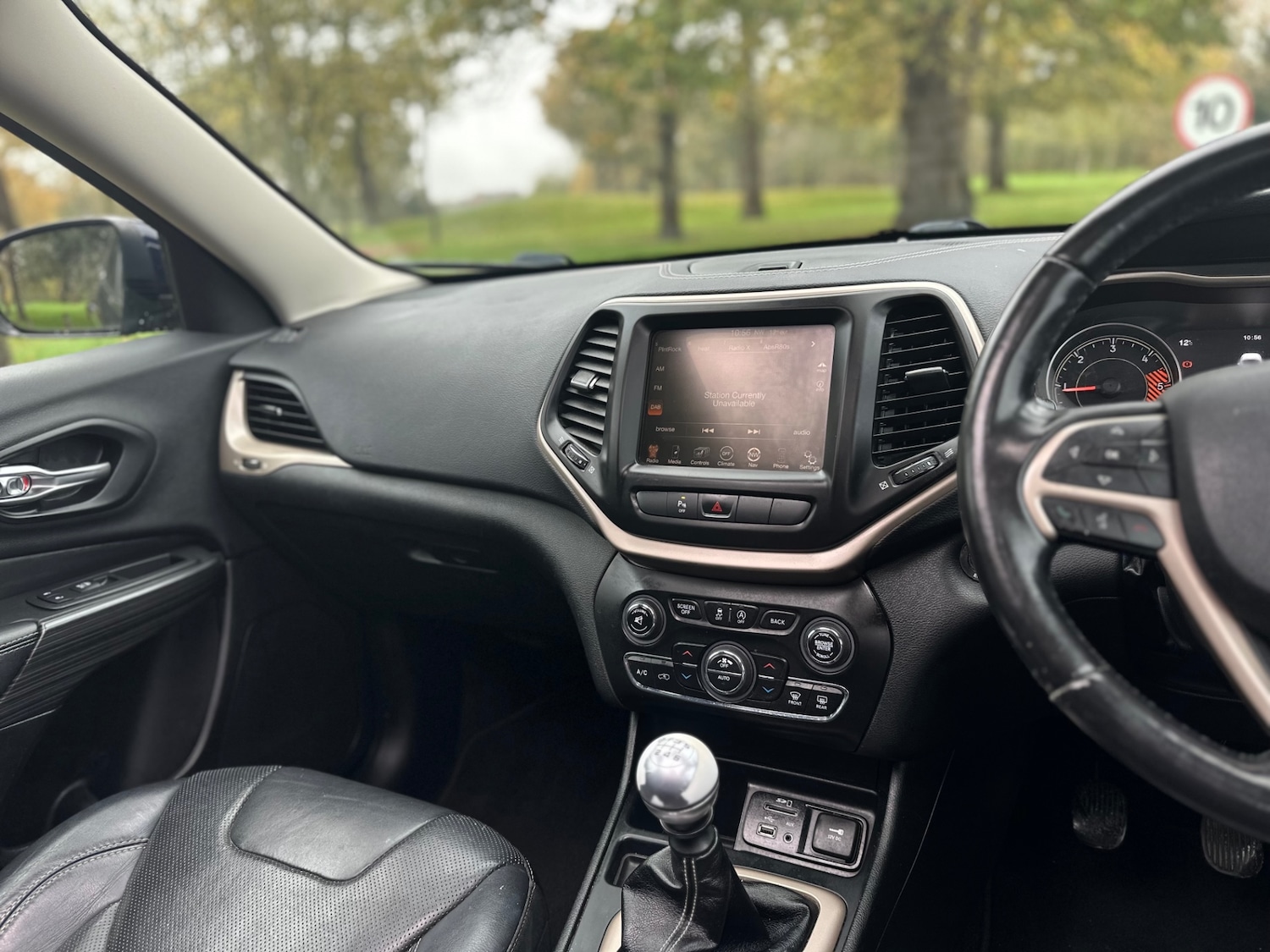 Used Jeep Cherokee 2015 for sale - 76589072: Photo 30