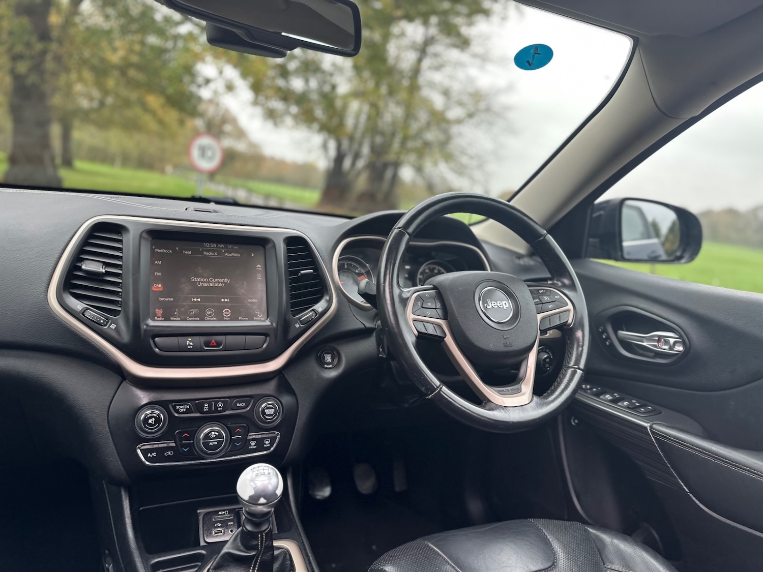 Used Jeep Cherokee 2015 for sale - 76589072: Photo 31