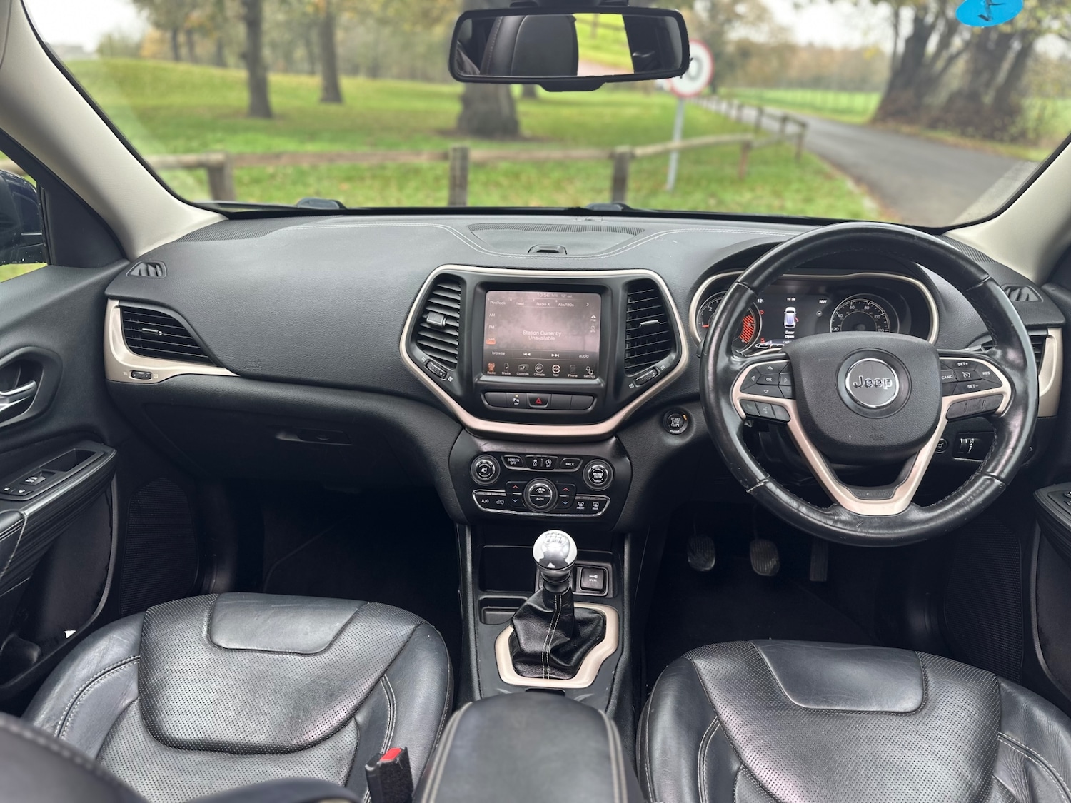 Used Jeep Cherokee 2015 for sale - 76589072: Photo 32