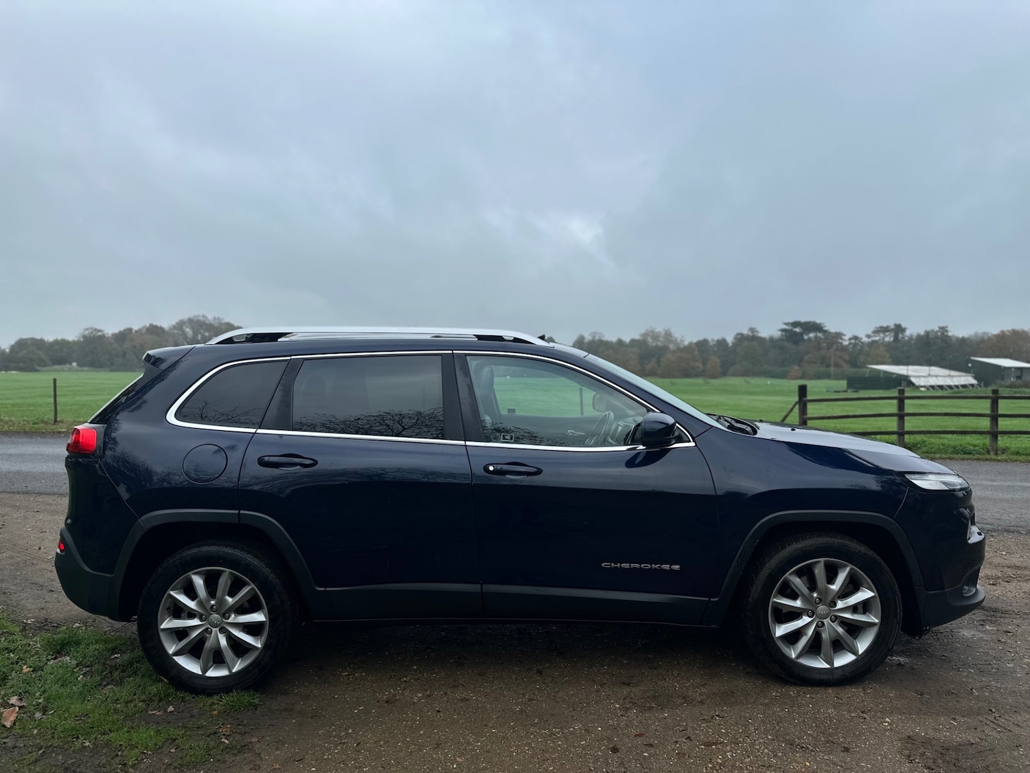 Used Jeep Cherokee 2015 for sale - 76589072: Photo 4