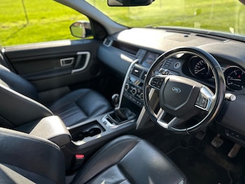 Used Land Rover Discovery Sport 2016 for sale - 77558857: Photo