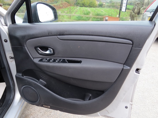 Used Renault Scenic 2010 for sale - 72575779: Photo 19