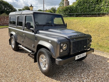 Land Rover - Defender