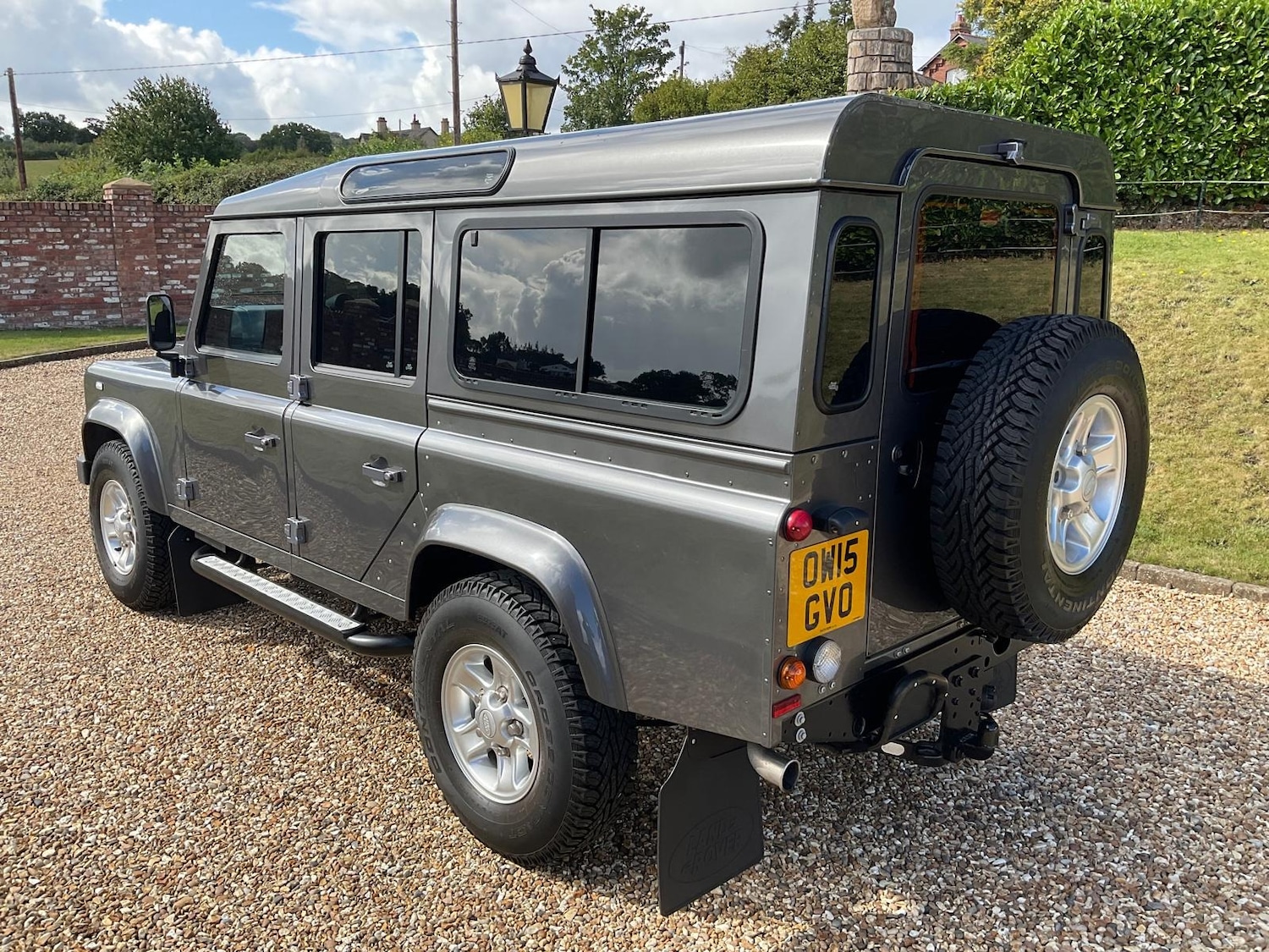 Used Land Rover Defender 110 2015 for sale - 75981572: Photo 26