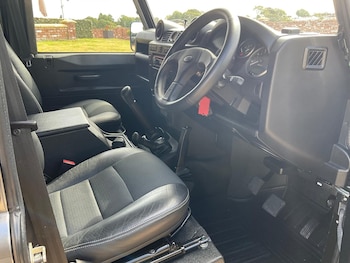 Used Land Rover Defender 2015 for sale - 75981572: Photo 3