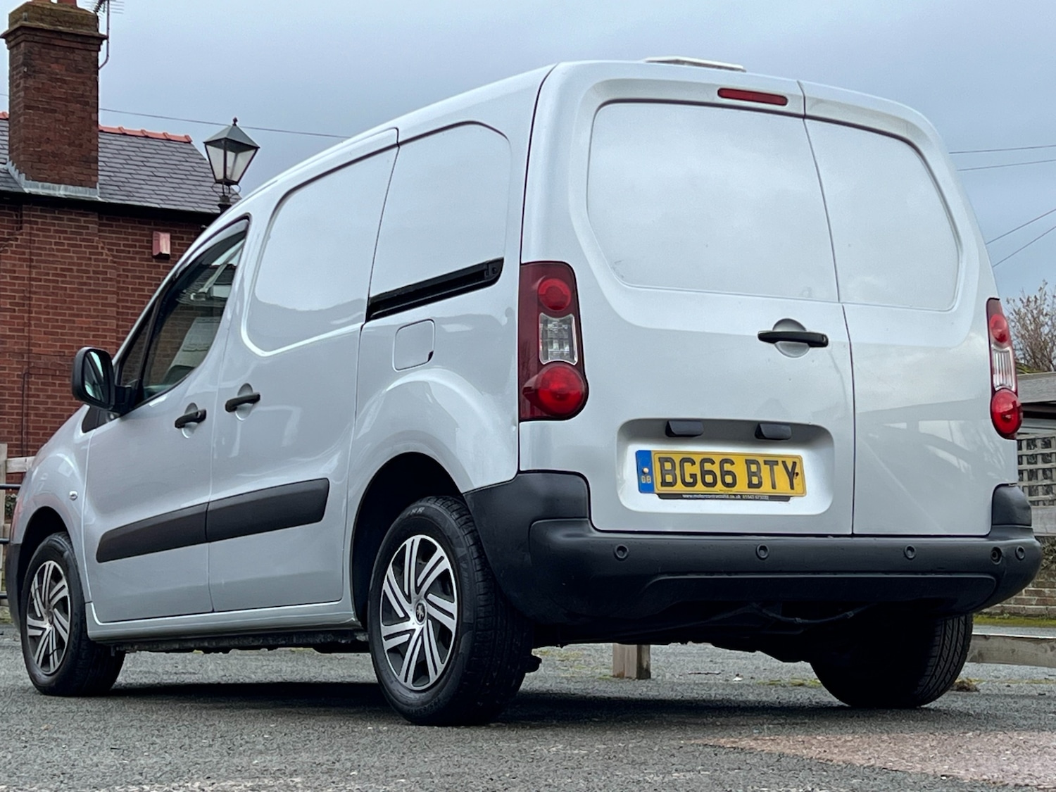 Used Peugeot Partner 2016 for sale - 77603467: Photo 11