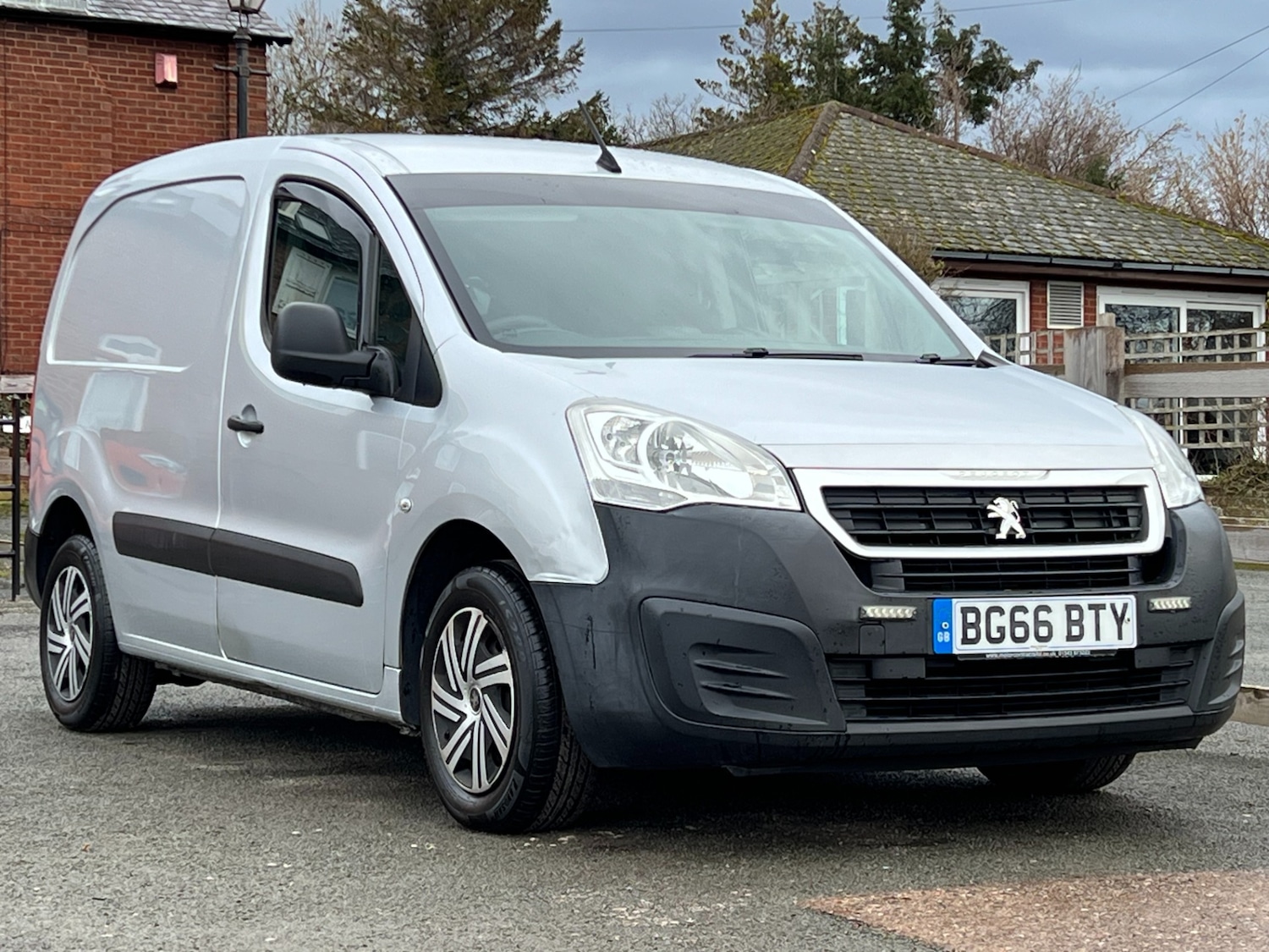 Used Peugeot Partner 2016 for sale - 77603467: Photo 3