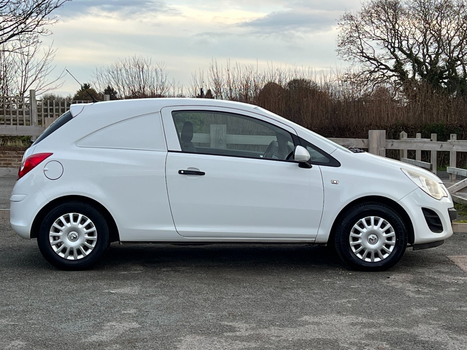 Used Vauxhall Corsa 2012 for sale - 76748273: Photo 5
