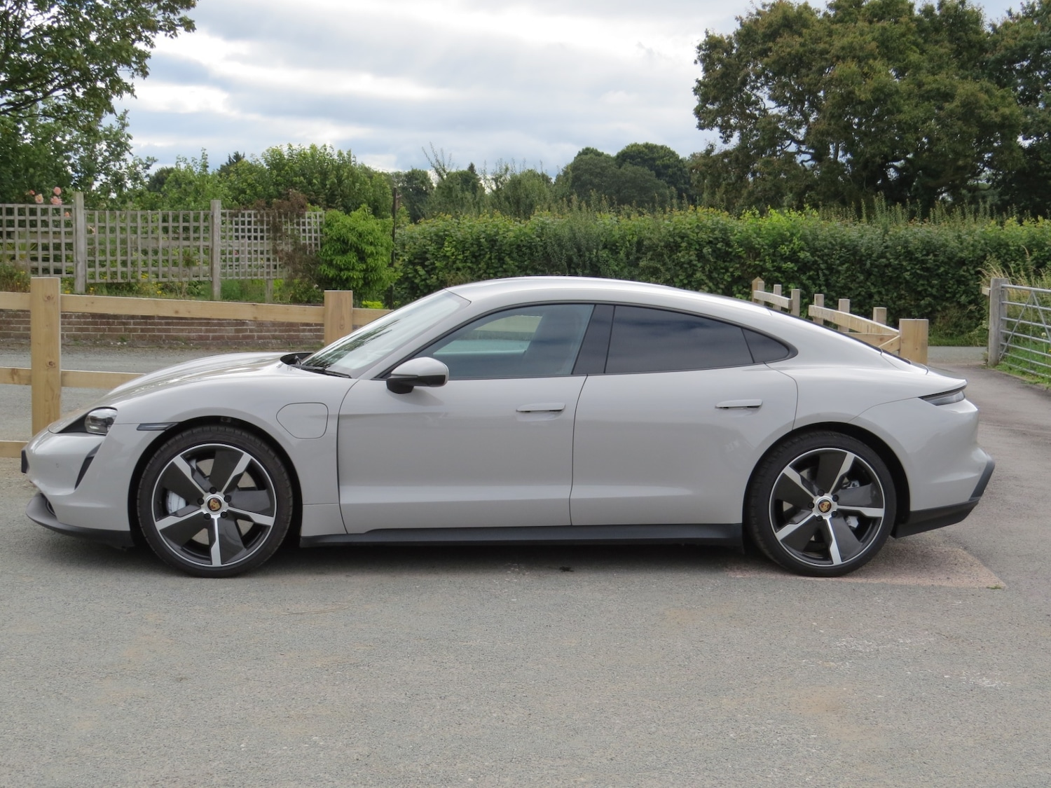 Used Porsche Taycan 2021 for sale - 76231147: Photo 13