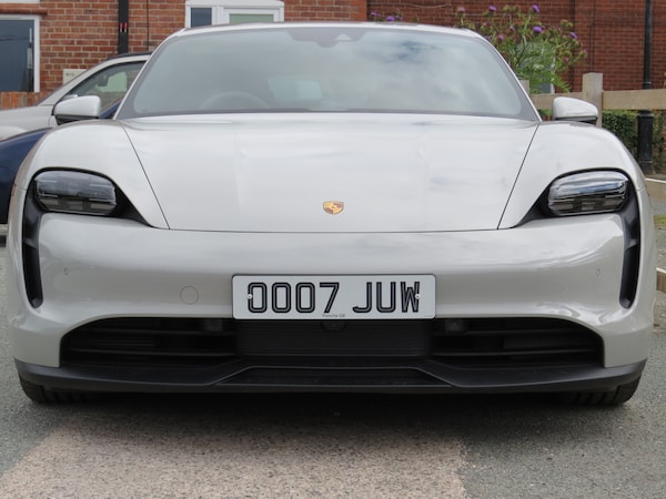Used Porsche Taycan 2021 for sale - 76231147: Photo 14