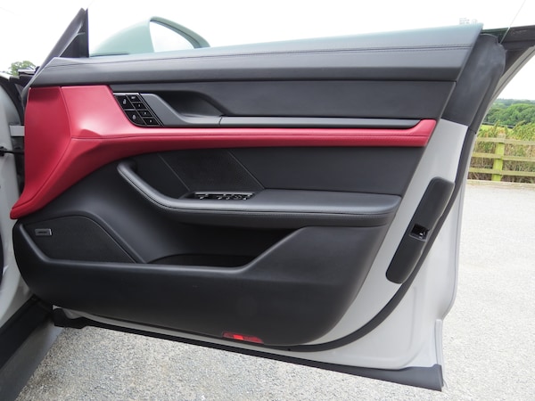 Used Porsche Taycan 2021 for sale - 76231147: Photo 15