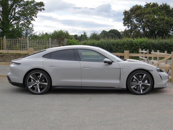 Used Porsche Taycan 2021 for sale - 76231147: Photo 19
