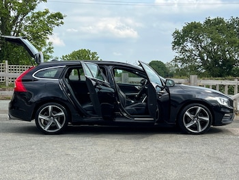 Used Volvo V60 2016 for sale - 78452236: Photo
