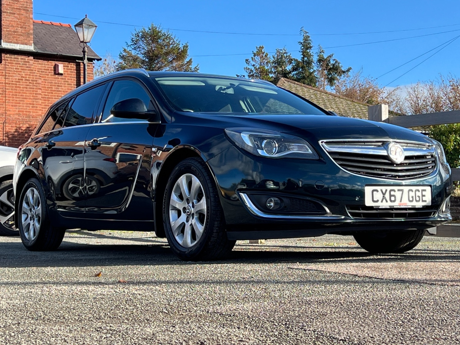 Used Vauxhall Insignia 2017 for sale - 76319108: Photo 2