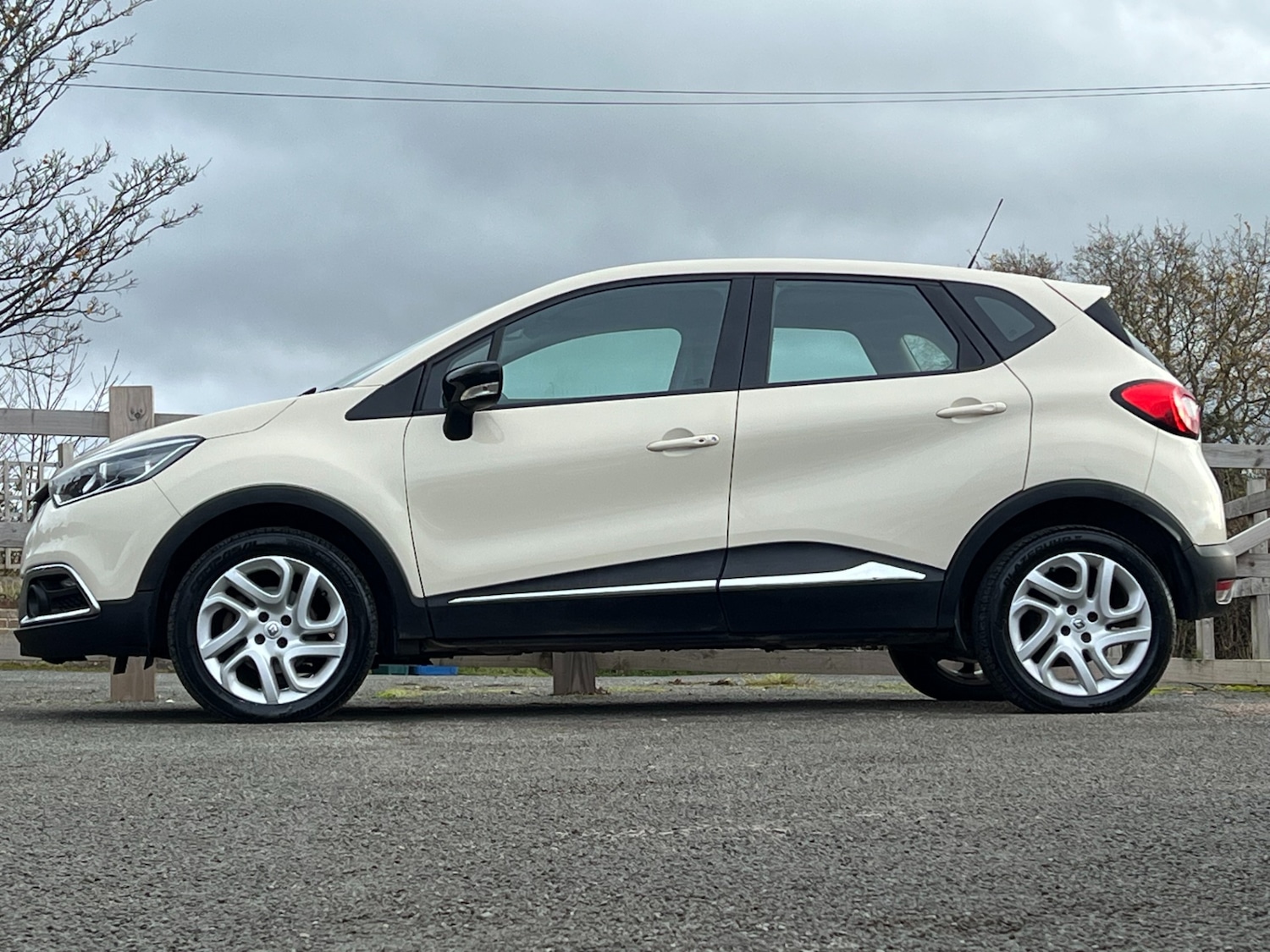 Used Renault Captur 2015 for sale - 76696257: Photo 16