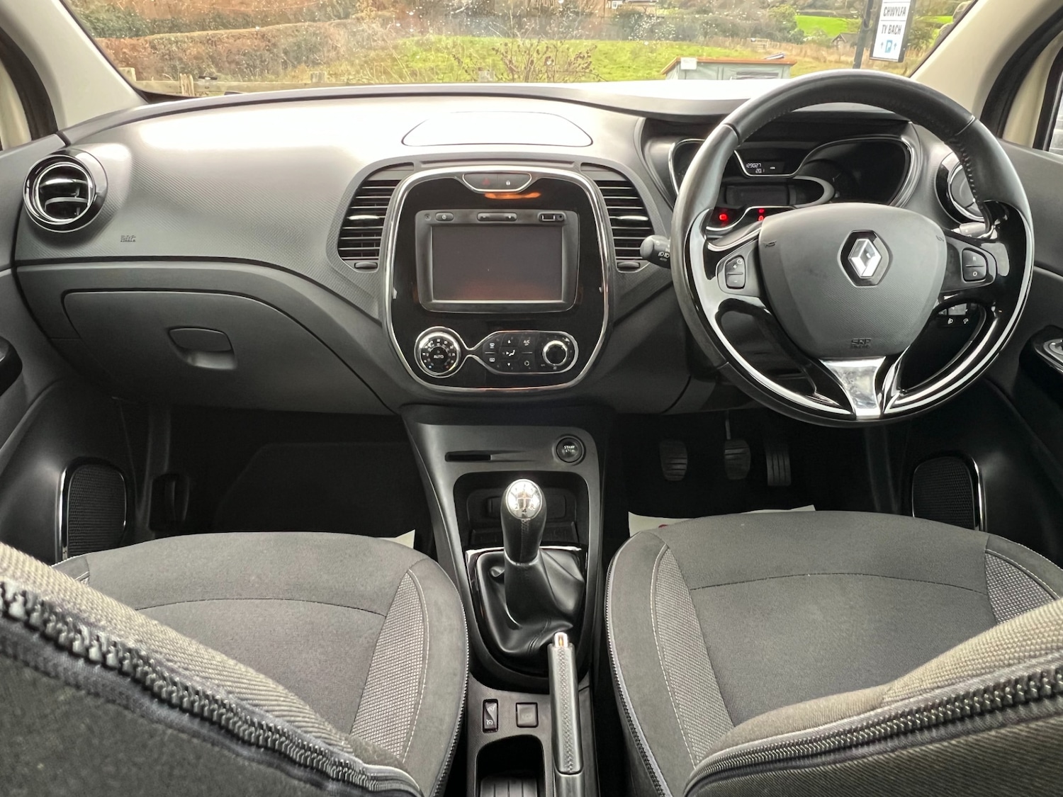 Used Renault Captur 2015 for sale - 76696257: Photo 3