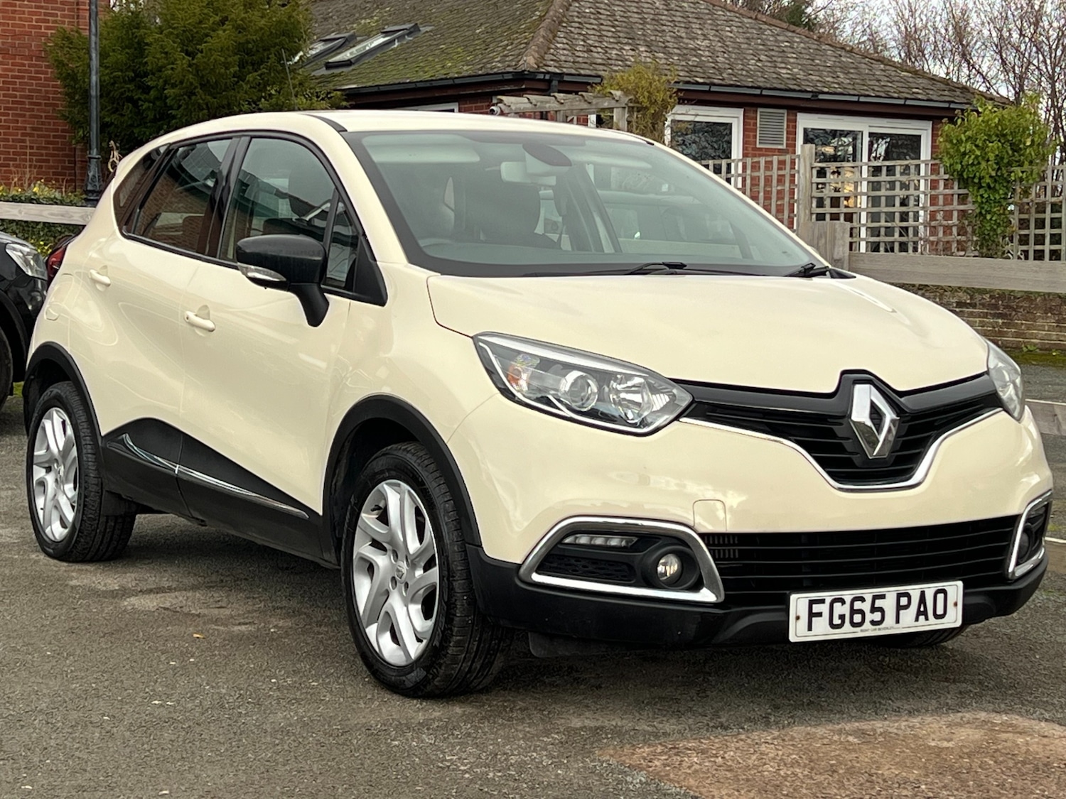 Used Renault Captur 2015 for sale - 76696257: Photo 5