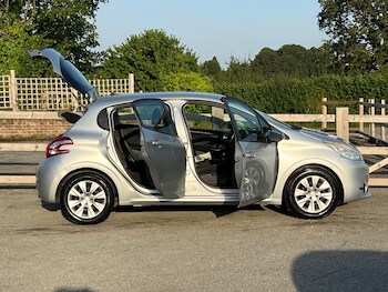 Used Peugeot 208 2012 for sale - 78938175: Photo