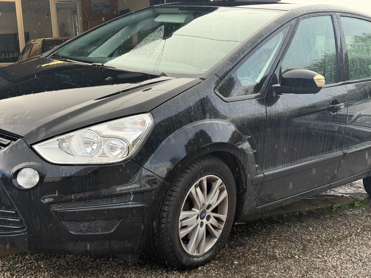 Used Ford S-Max 2014 for sale - 76351848: Photo 3