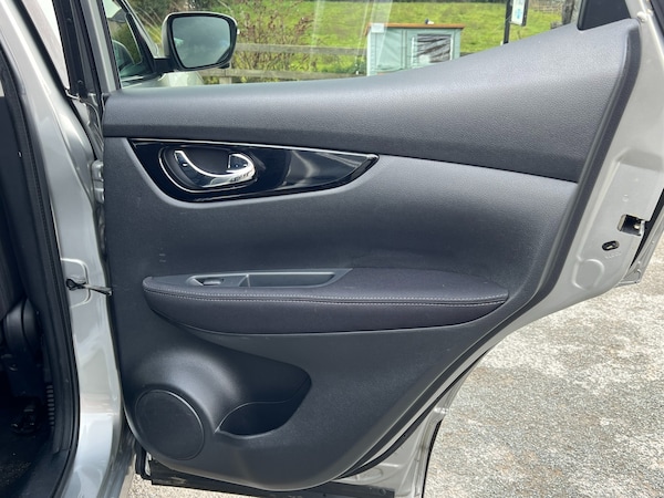 Used Nissan Qashqai 2015 for sale - 76194030: Photo 30