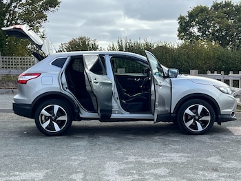 Used Nissan Qashqai 2015 for sale - 76194030: Photo 4