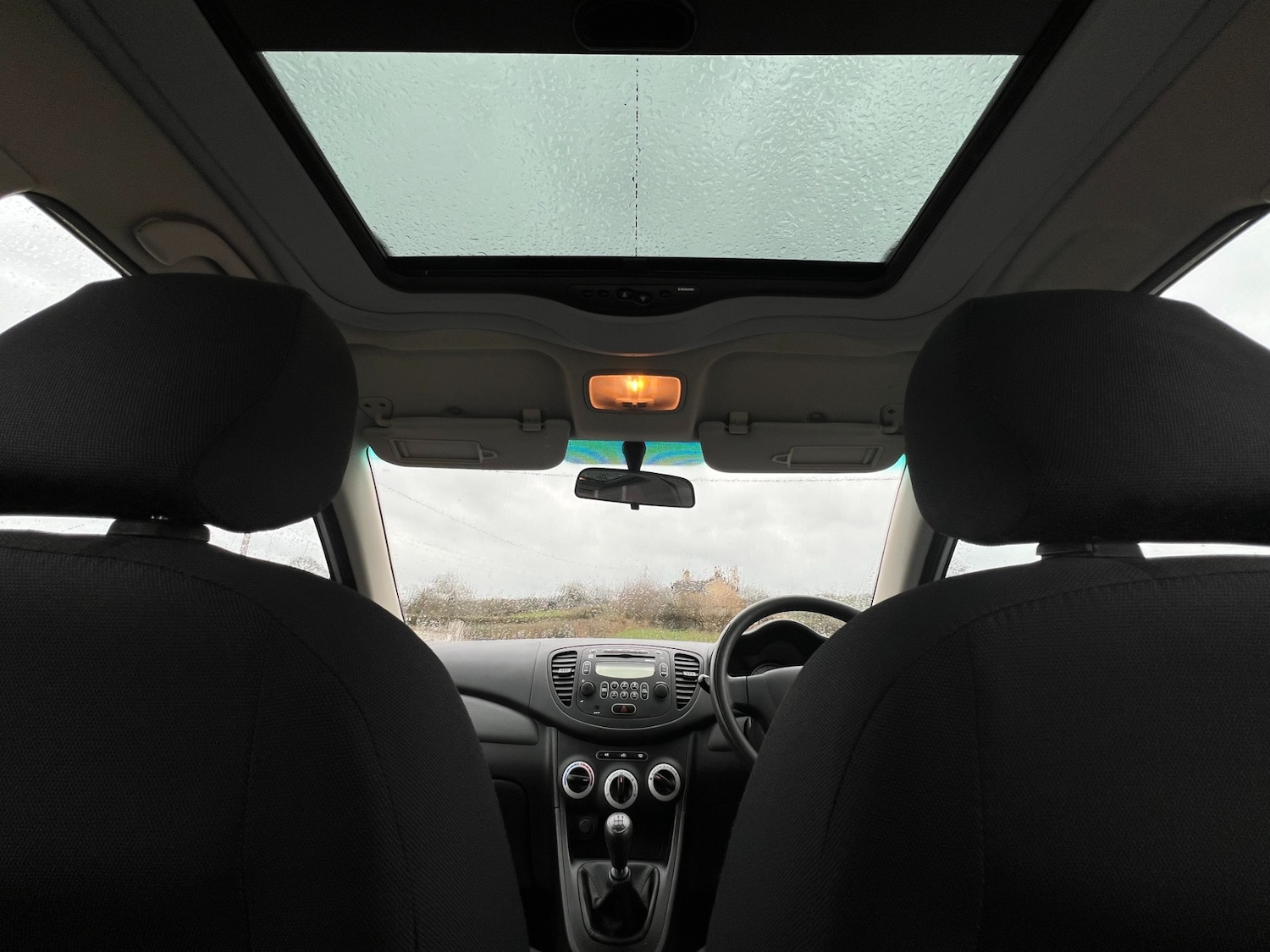 Used Hyundai i10 2010 for sale - 77676856: Photo 2