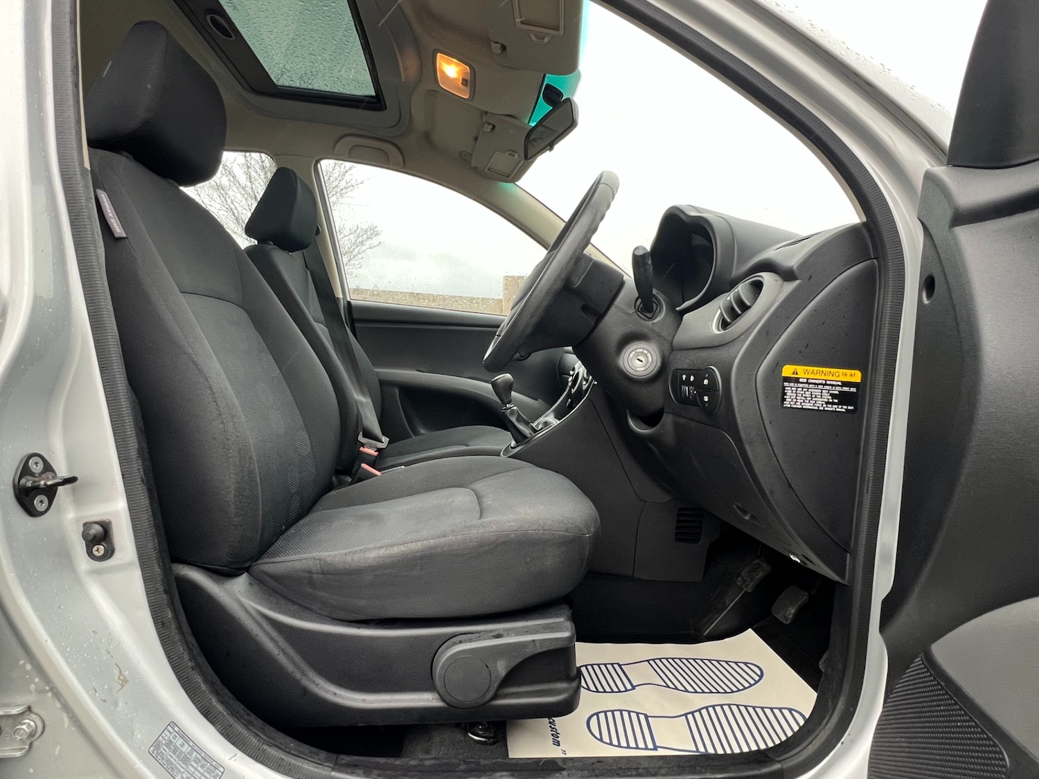 Used Hyundai i10 2010 for sale - 77676856: Photo 21