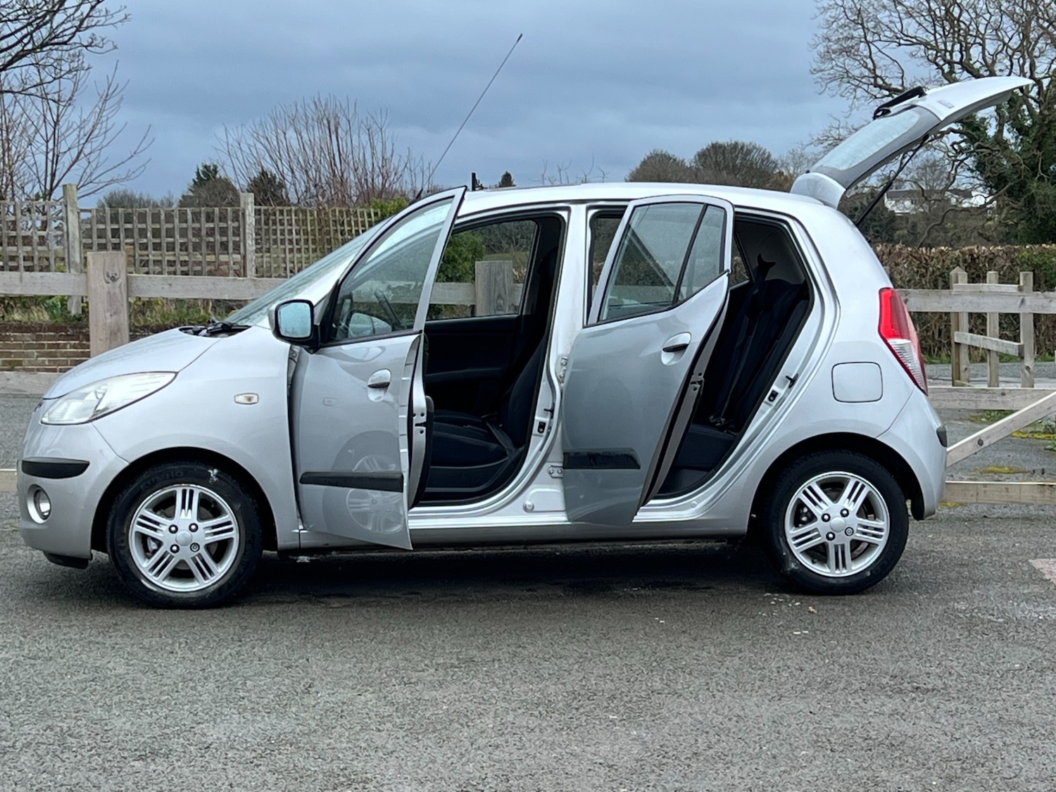 Used Hyundai i10 2010 for sale - 77676856: Photo 22