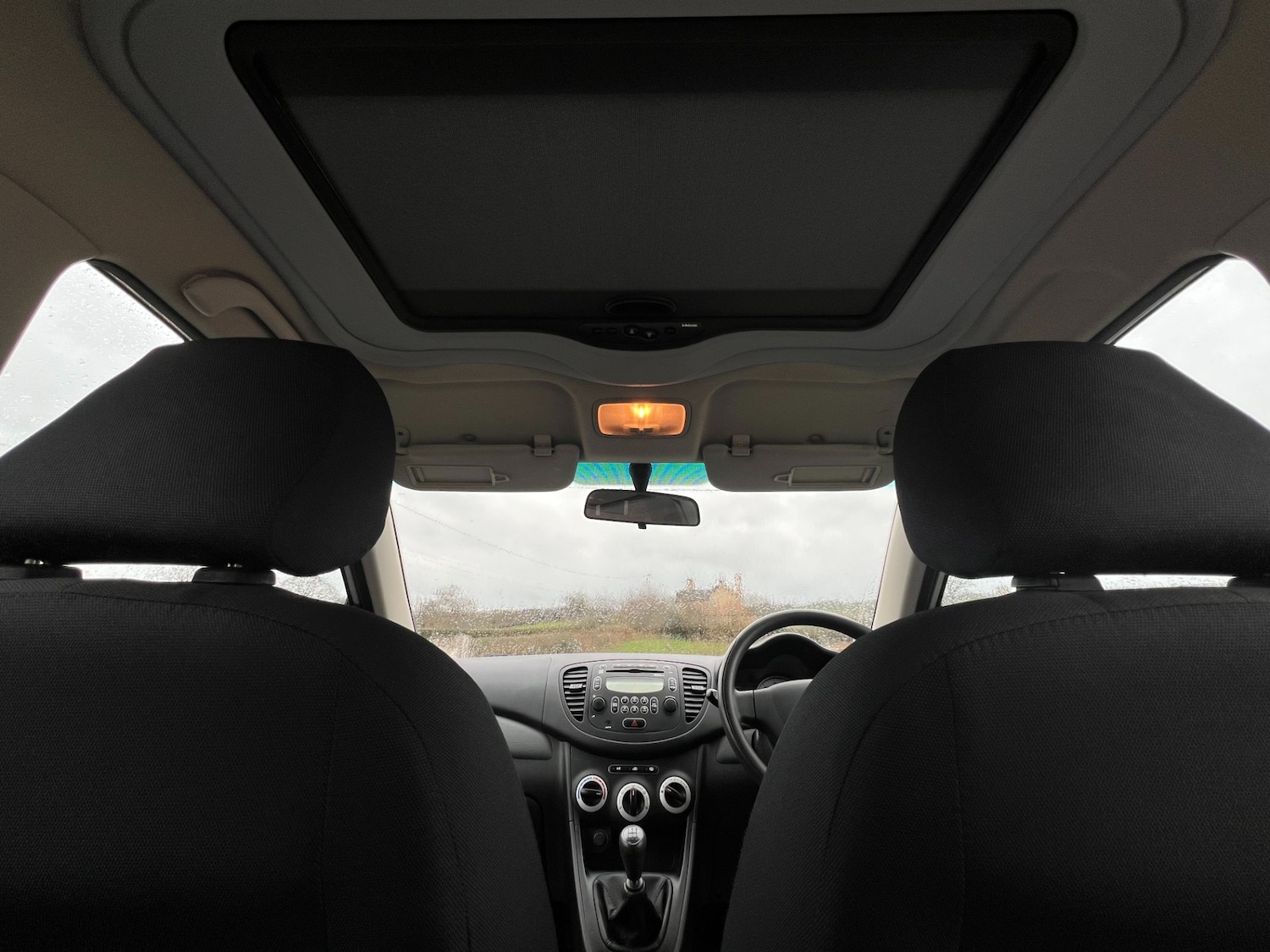 Used Hyundai i10 2010 for sale - 77676856: Photo 25