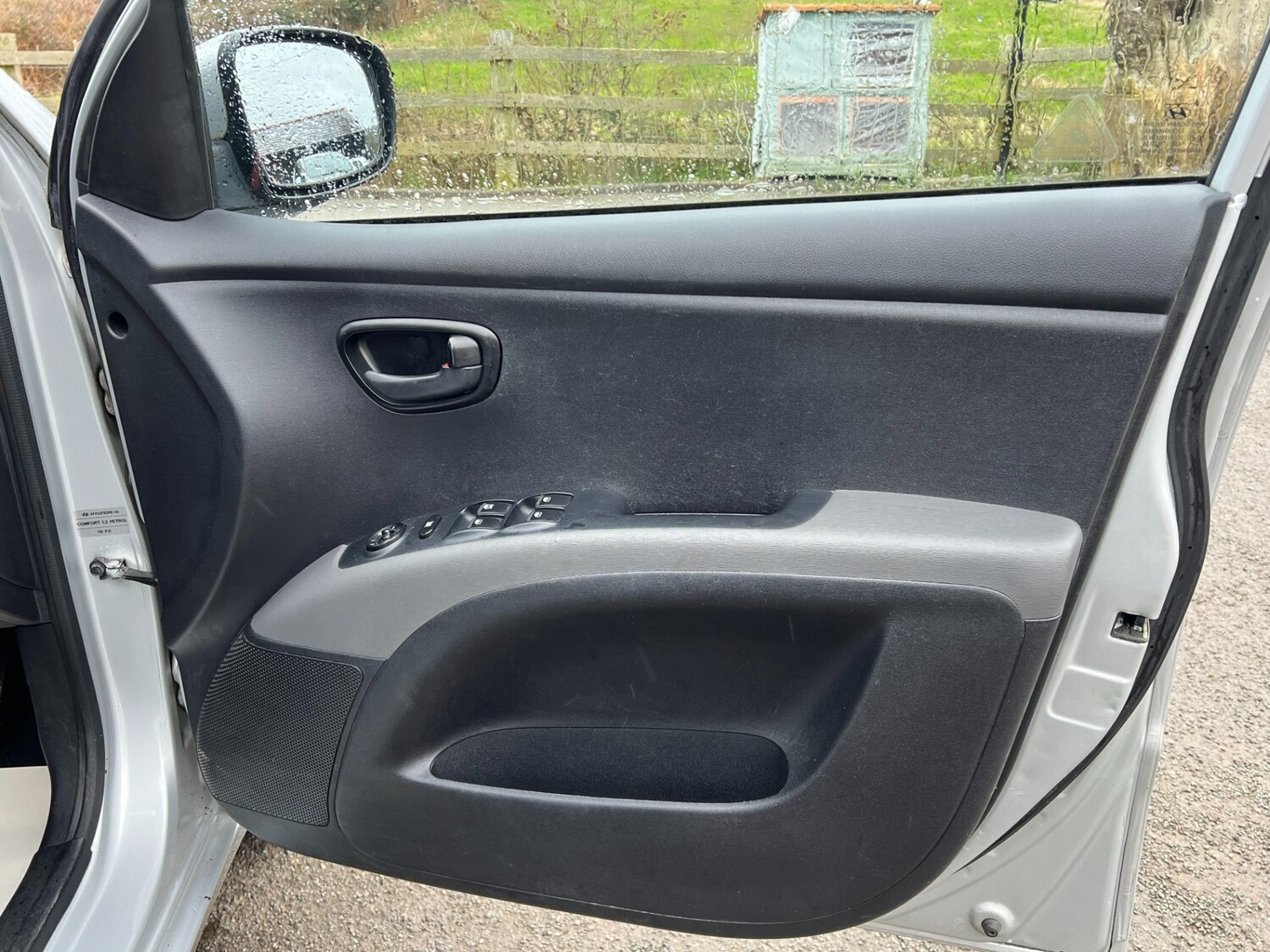 Used Hyundai i10 2010 for sale - 77676856: Photo 28