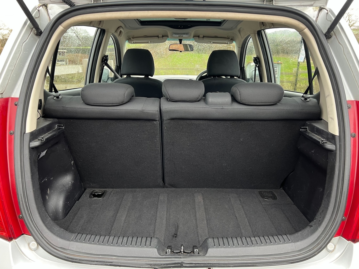 Used Hyundai i10 2010 for sale - 77676856: Photo 5