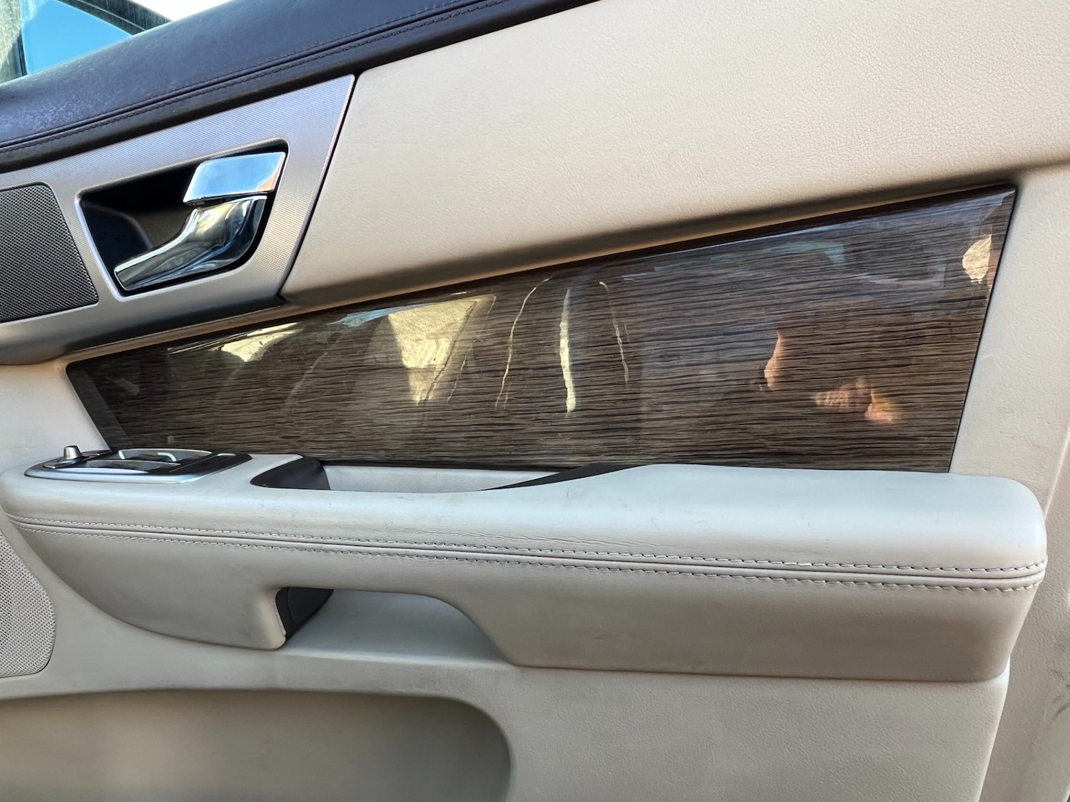 Used Jaguar XF 2009 for sale - 76845302: Photo 3