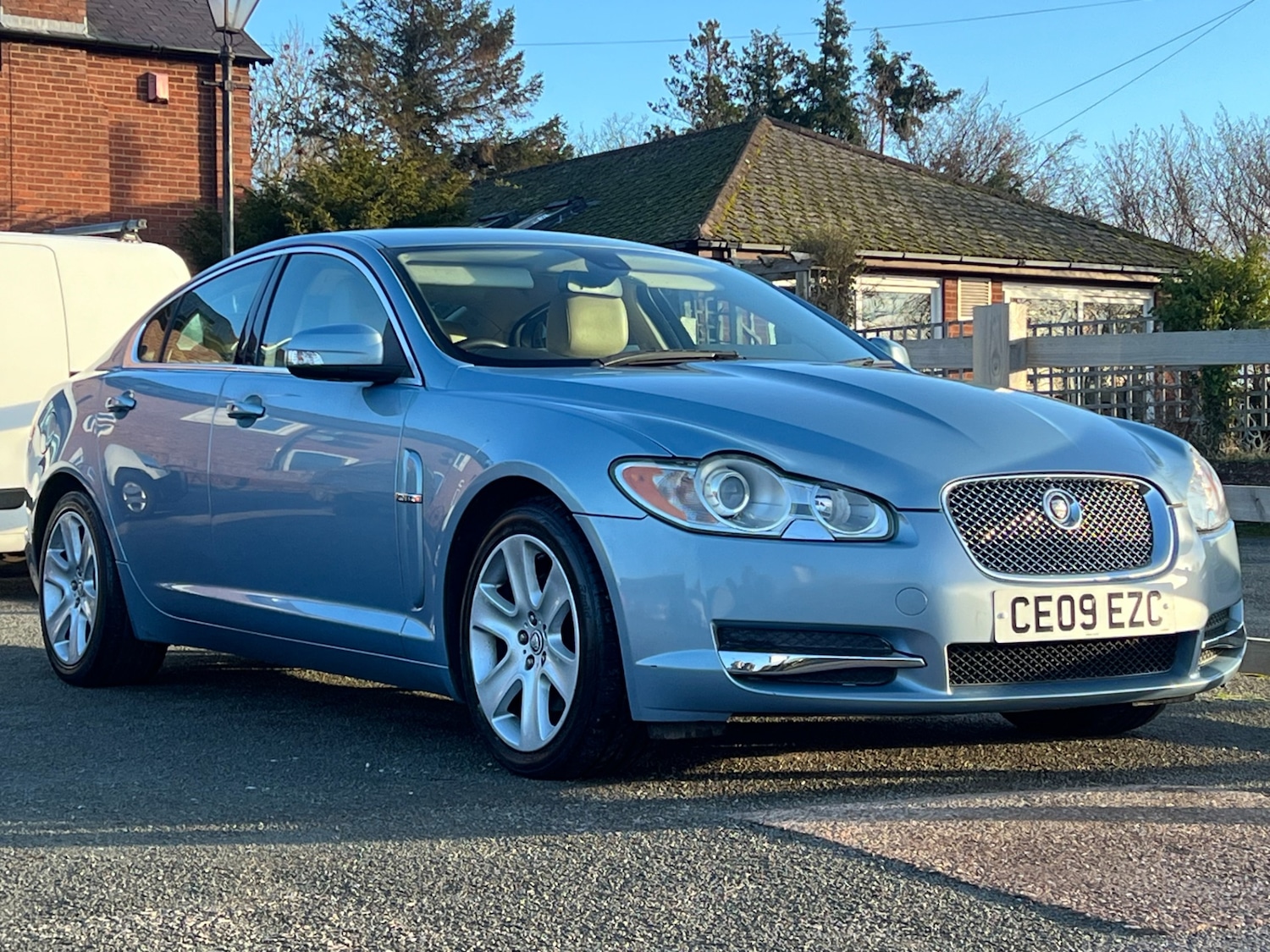Used Jaguar XF 2009 for sale - 76845302: Photo 4