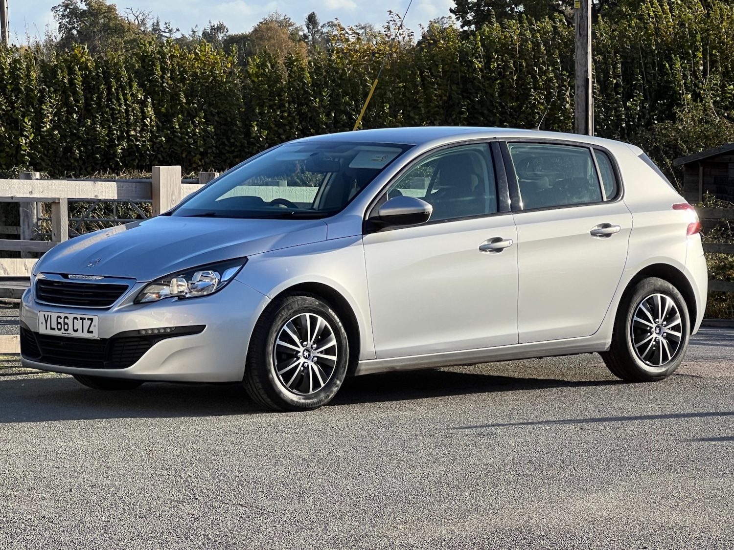 Used Peugeot 308 2017 for sale - 76381882: Photo 1