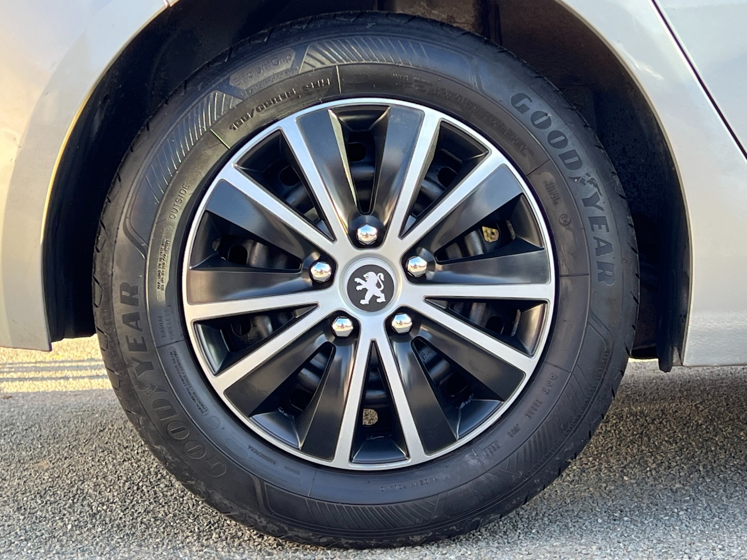 Used Peugeot 308 2017 for sale - 76381882: Photo 10