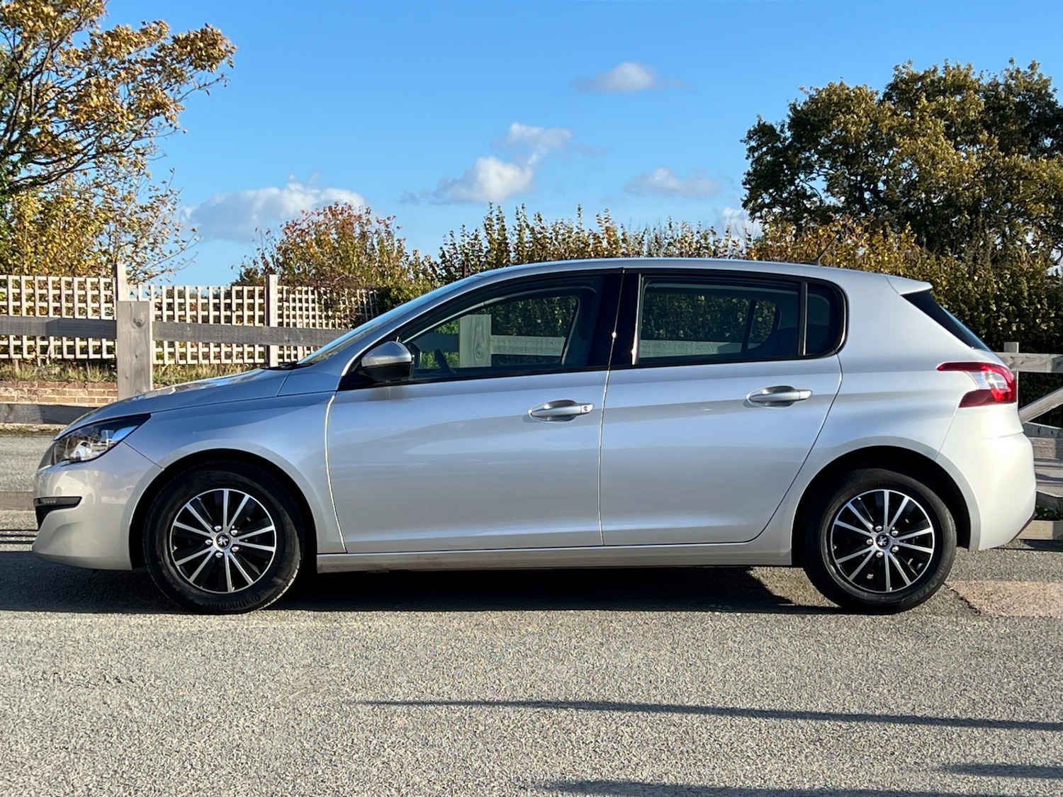 Used Peugeot 308 2017 for sale - 76381882: Photo 16