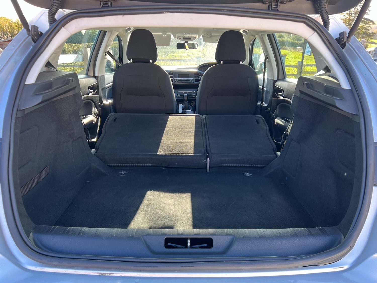 Used Peugeot 308 2017 for sale - 76381882: Photo 17