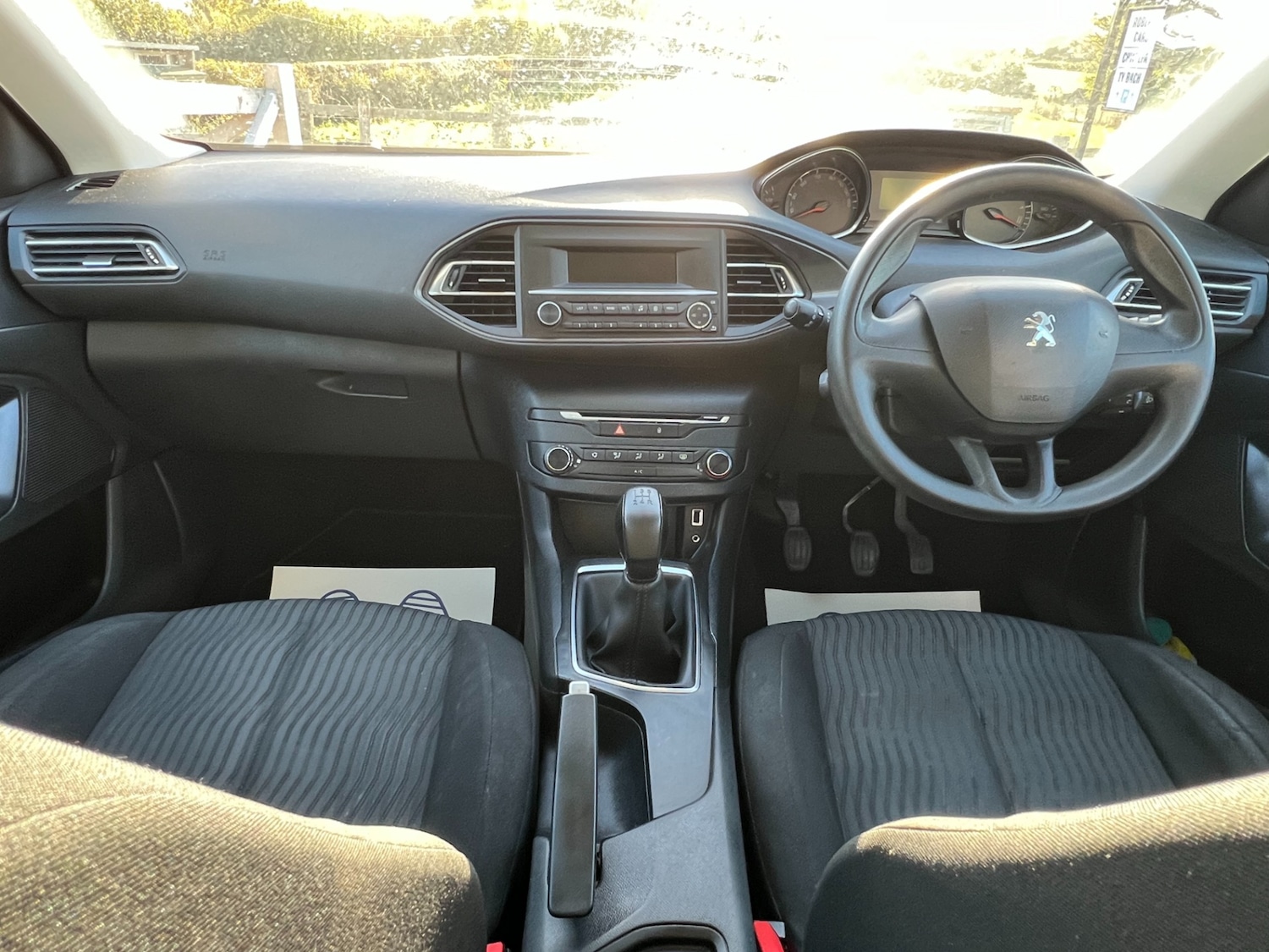 Used Peugeot 308 2017 for sale - 76381882: Photo 2