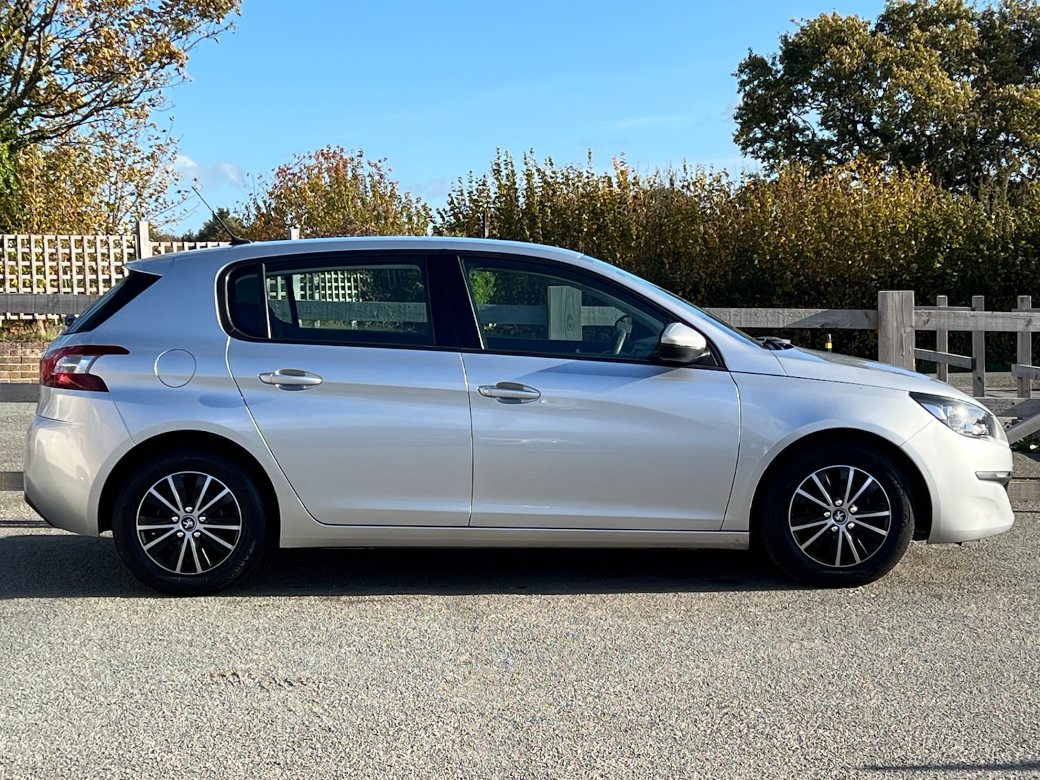 Used Peugeot 308 2017 for sale - 76381882: Photo 21